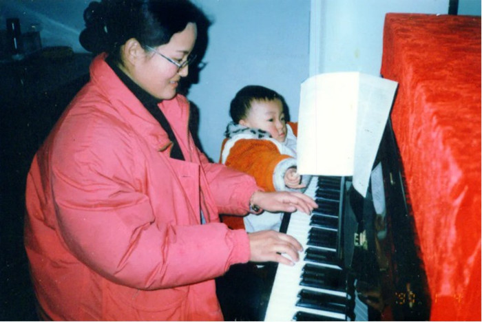 1741084162113173.jpg 练琴3.JPG